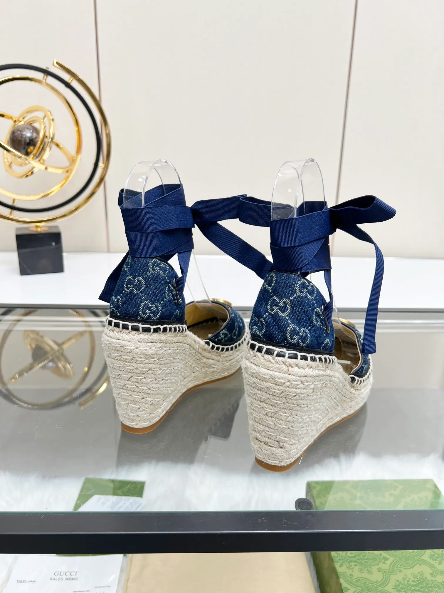 👟👟Ex-factory price 440👟👟 GUCCI wedge fisherman sandals, thick-soled straw, high-end quality, fabric: double G fabric, electric embroidery, lining: mixed sheepskin lining, yardage: 35 ~ 42, color: light blue. Dear new and old customers, the picture has been updated, please transfer the image to change. The upgraded version of the wedge heel currently has more than 40 colors. Transfer the image and sell it.